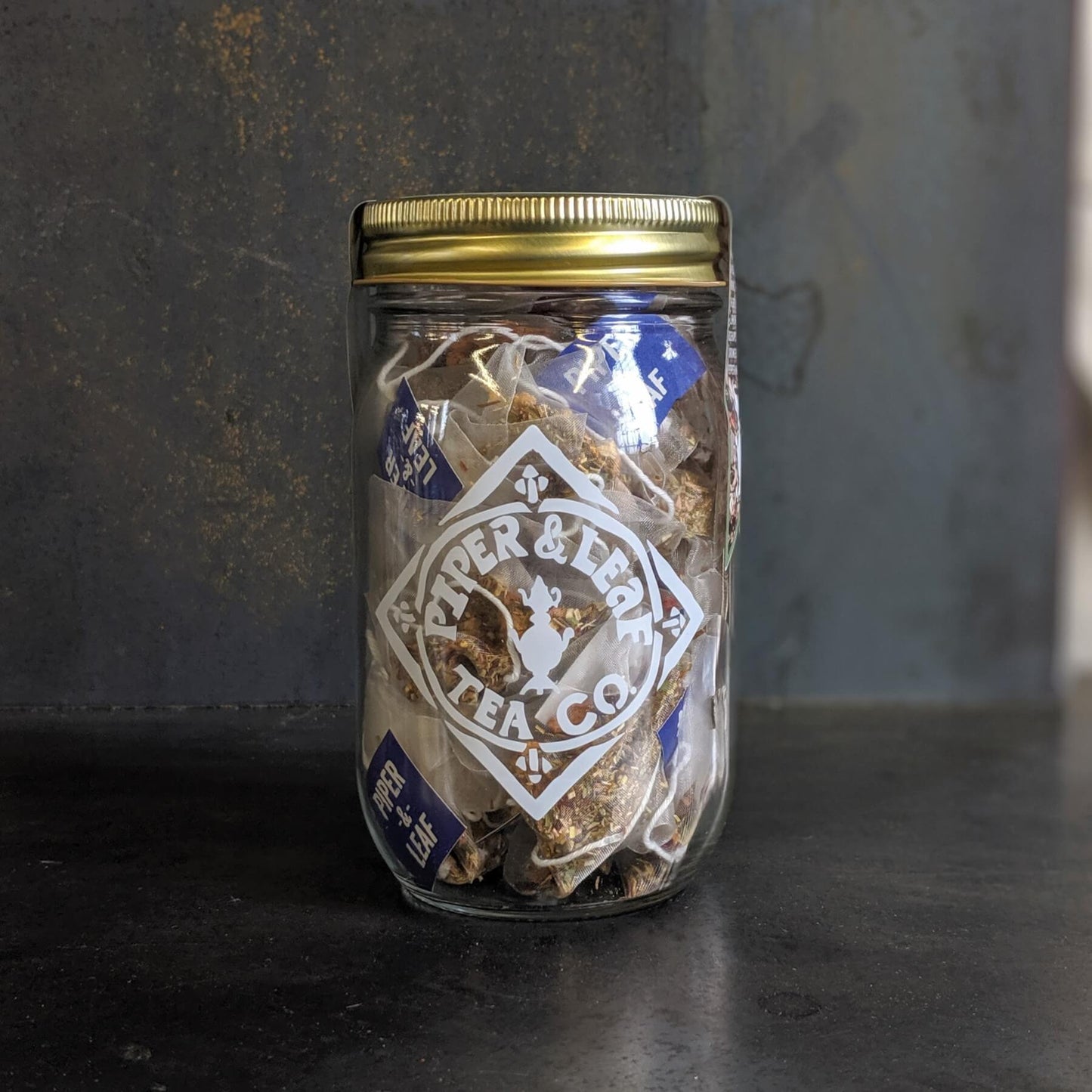 Side view of a Party Pack pint jar of tea bags (Mistletoe Grove)