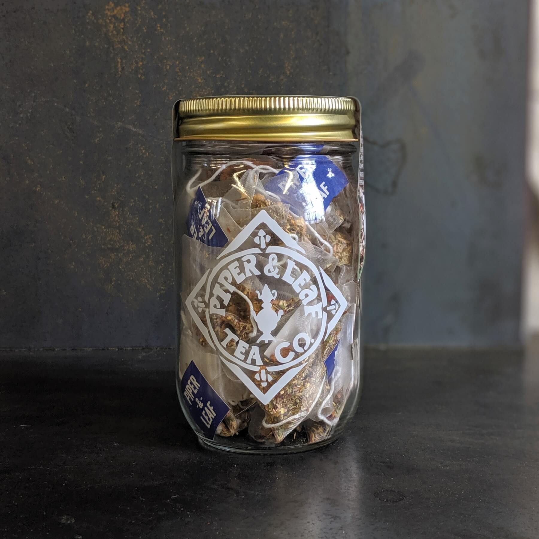 Side view of a Party Pack pint jar of tea bags (Mistletoe Grove)
